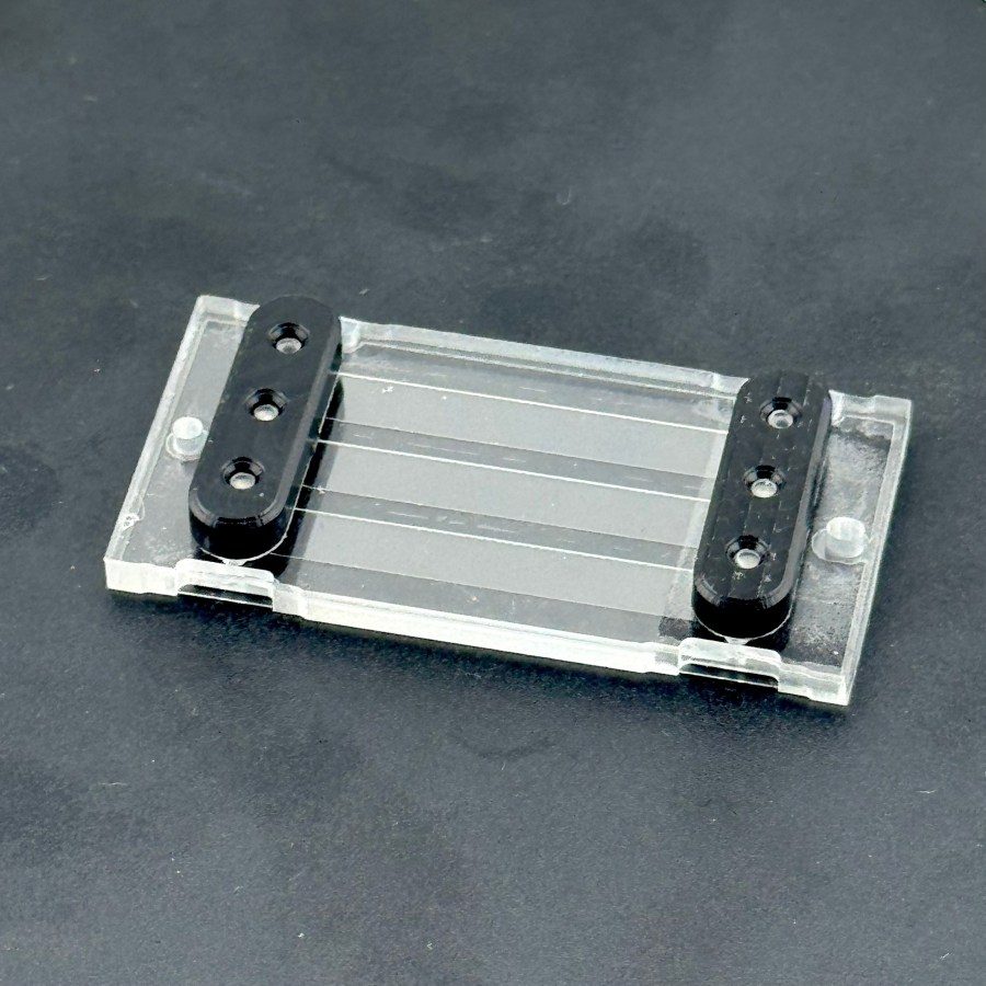 Single-lane flow cell chip with an integrated QuickPort